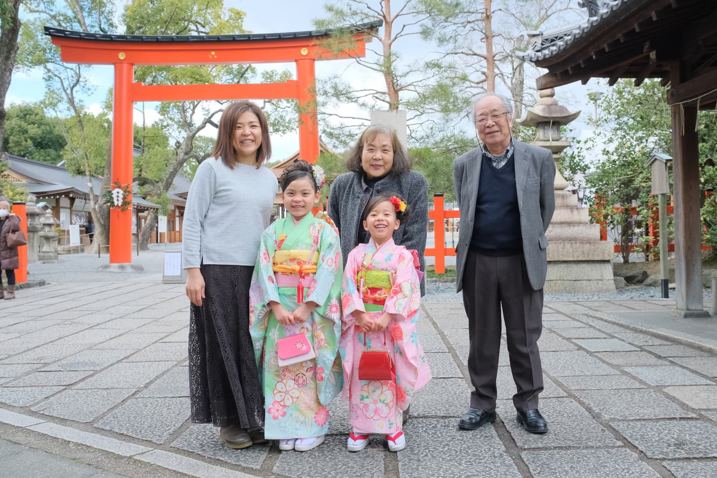 京都の城南宮で七五三をした写真