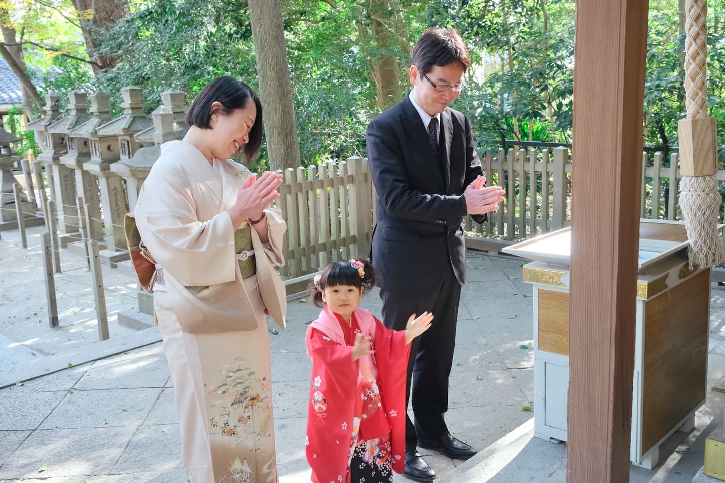 西宮神社で七五三の着物の女の子