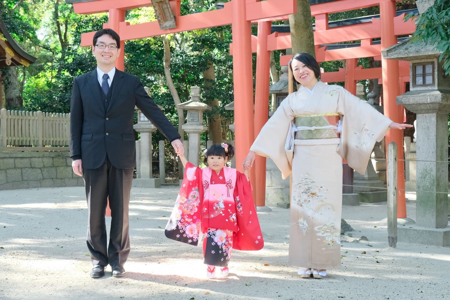 西宮神社で七五三の着物の女の子