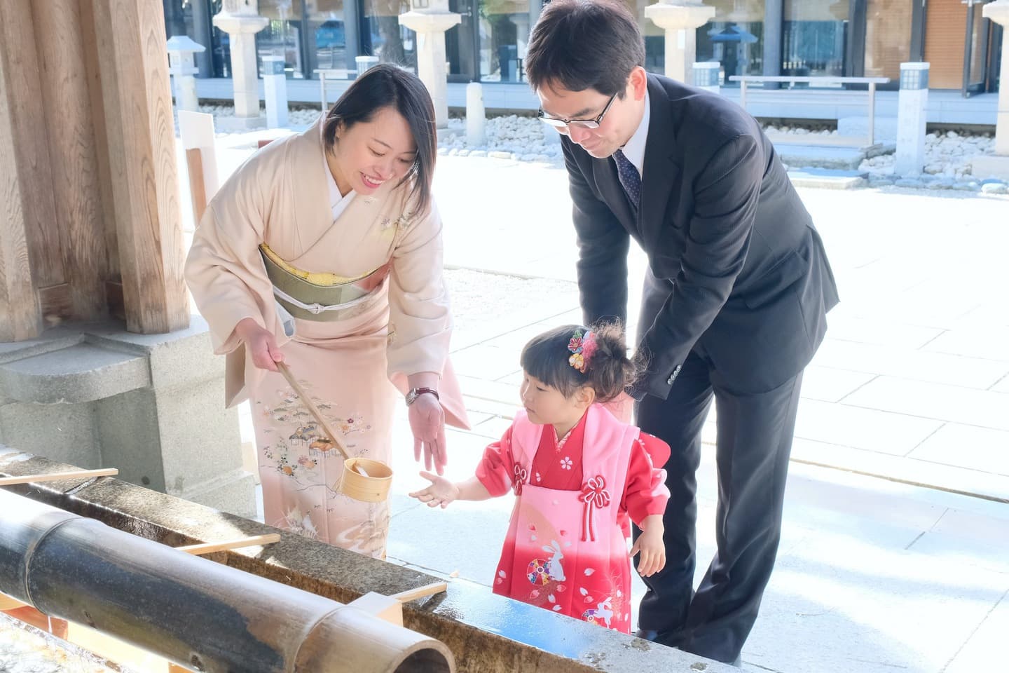 西宮神社で七五三の着物の女の子