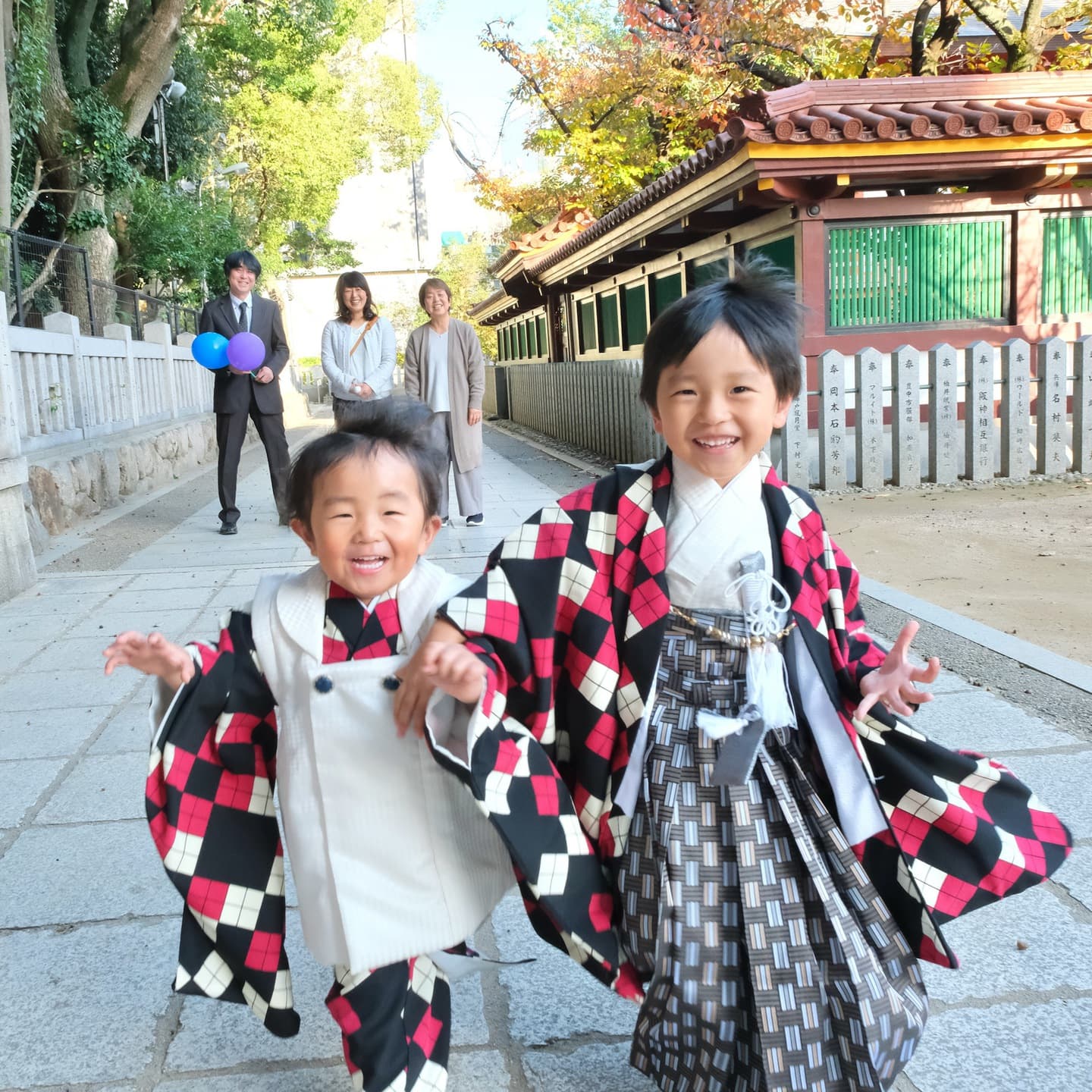 神戸の生田神社で七五三参りをした写真