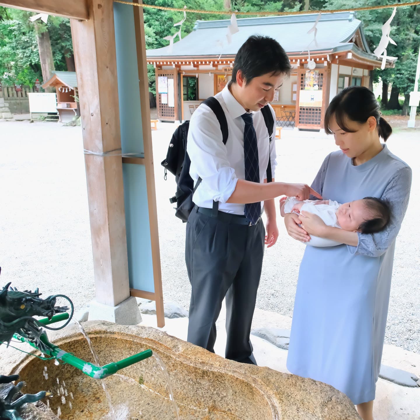 滋賀県の御上神社でお宮参りの