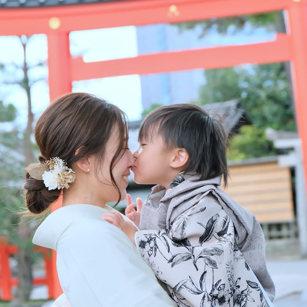 京都の城南宮で七五三をした写真