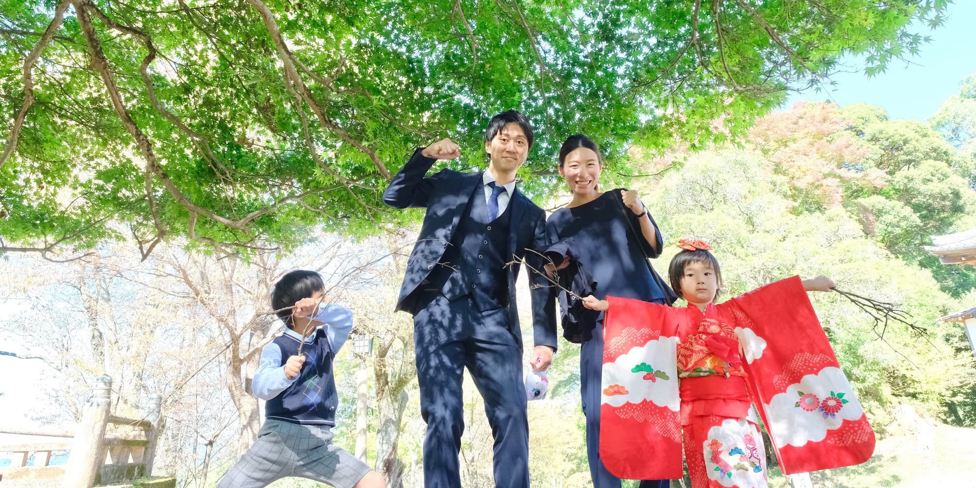 七五三の着物を着た子ども