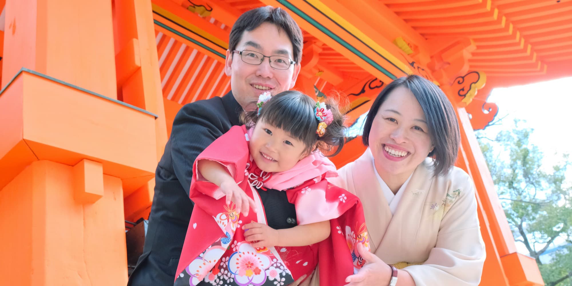 七五三の着物を着た子ども