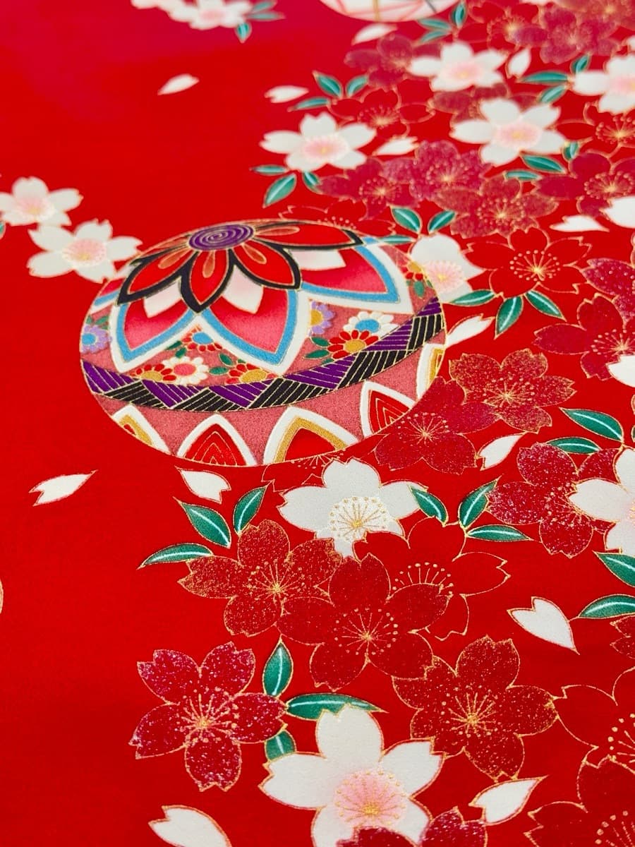 お宮参り用着物の赤色