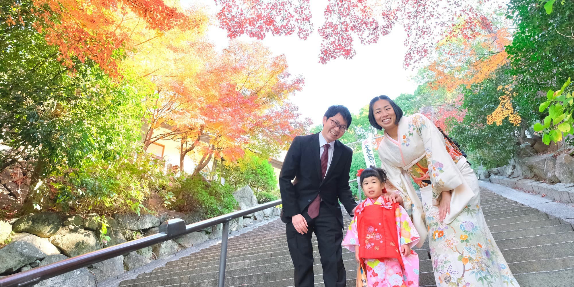 七五三の着物を着た子ども