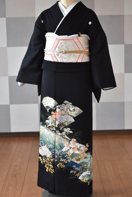 母親も結婚式用にレンタル着付けできる留袖