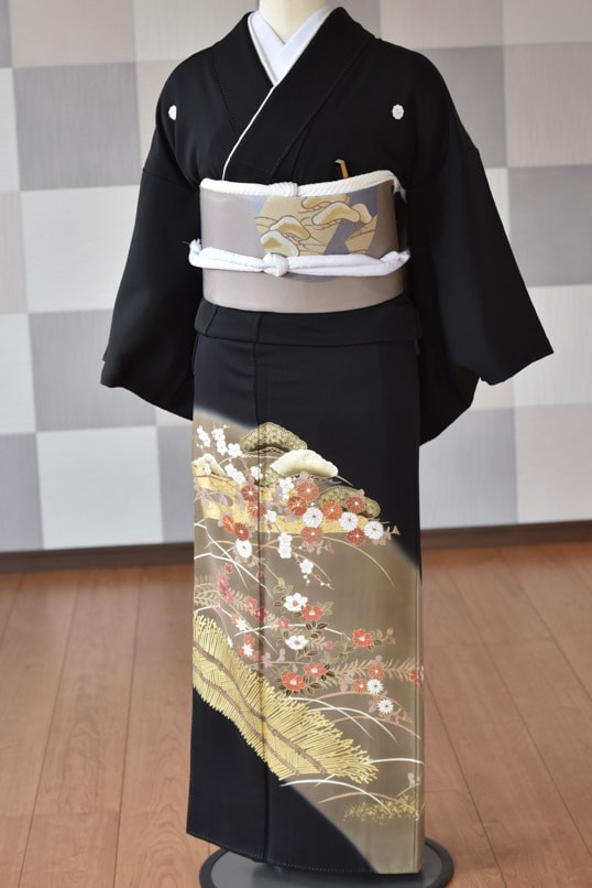 母親も結婚式用にレンタル着付けできる留袖