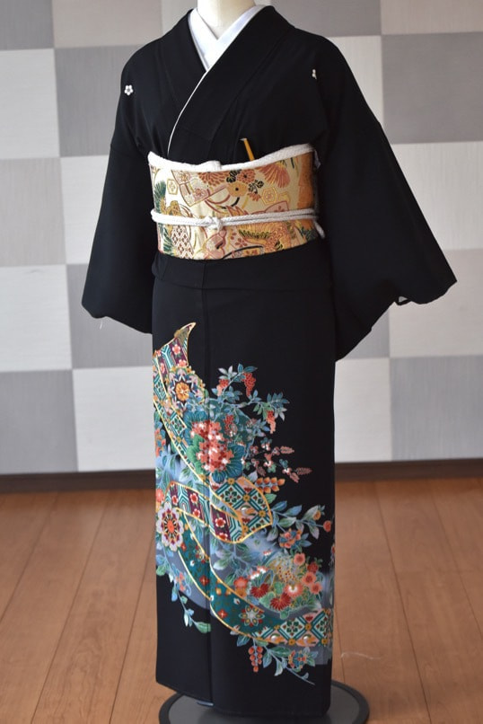 母親も結婚式用にレンタル着付けできる留袖