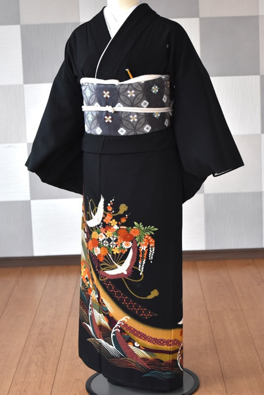 母親も結婚式用にレンタル着付けできる留袖