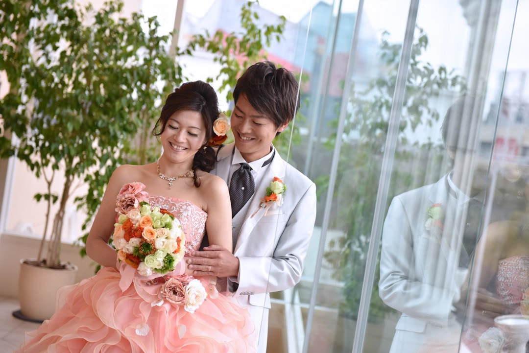結婚式での新郎と花嫁