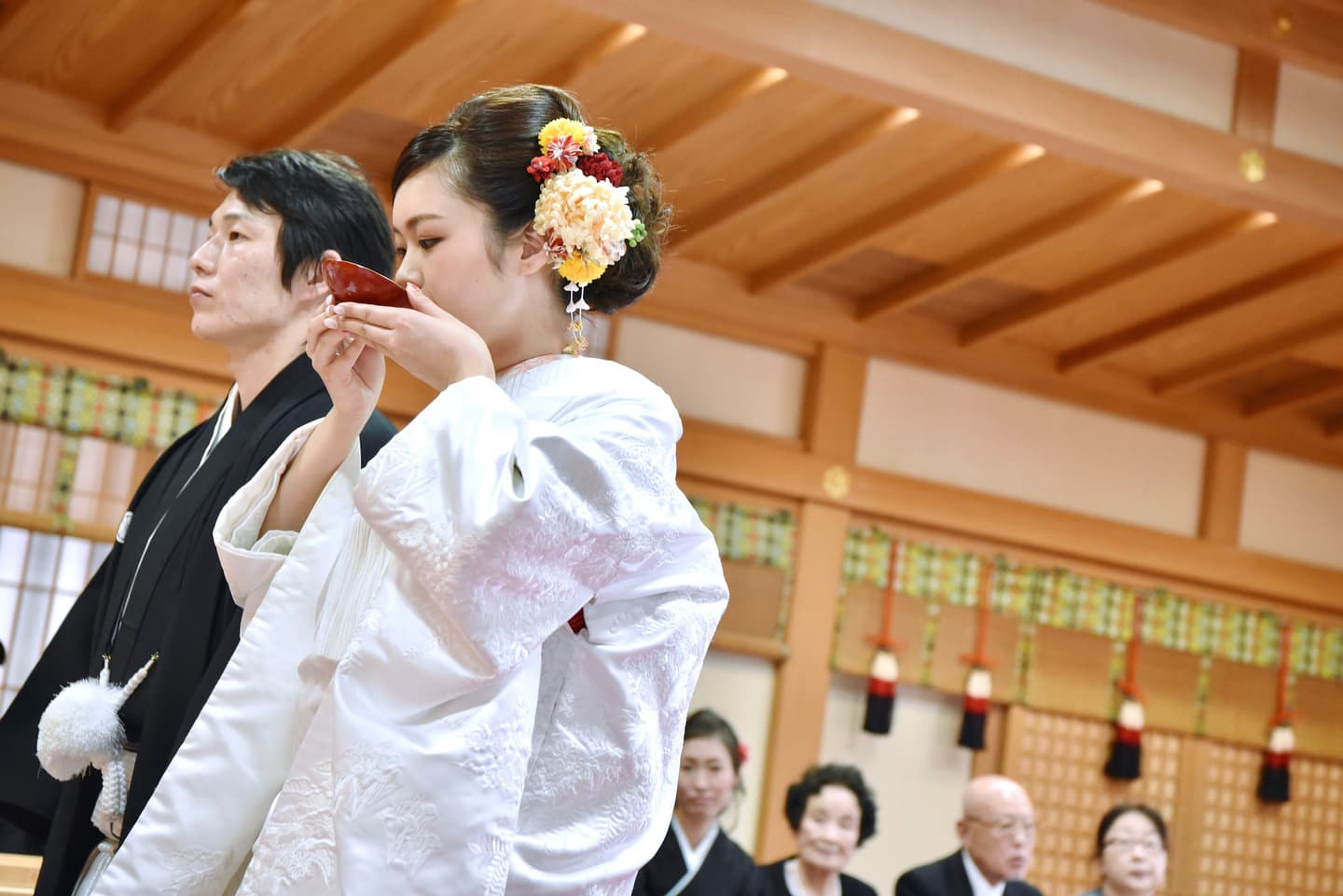 神社の結婚式で和装の花嫁